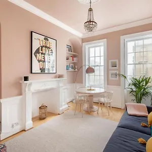 Apartment Stylish With Parking - Garden And Workspace